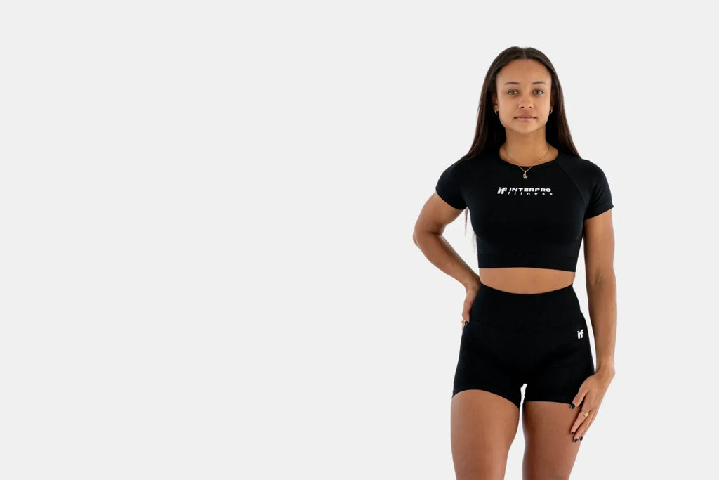 The Best Crop Tops for Different Body Types: Flattering Fits & Tips