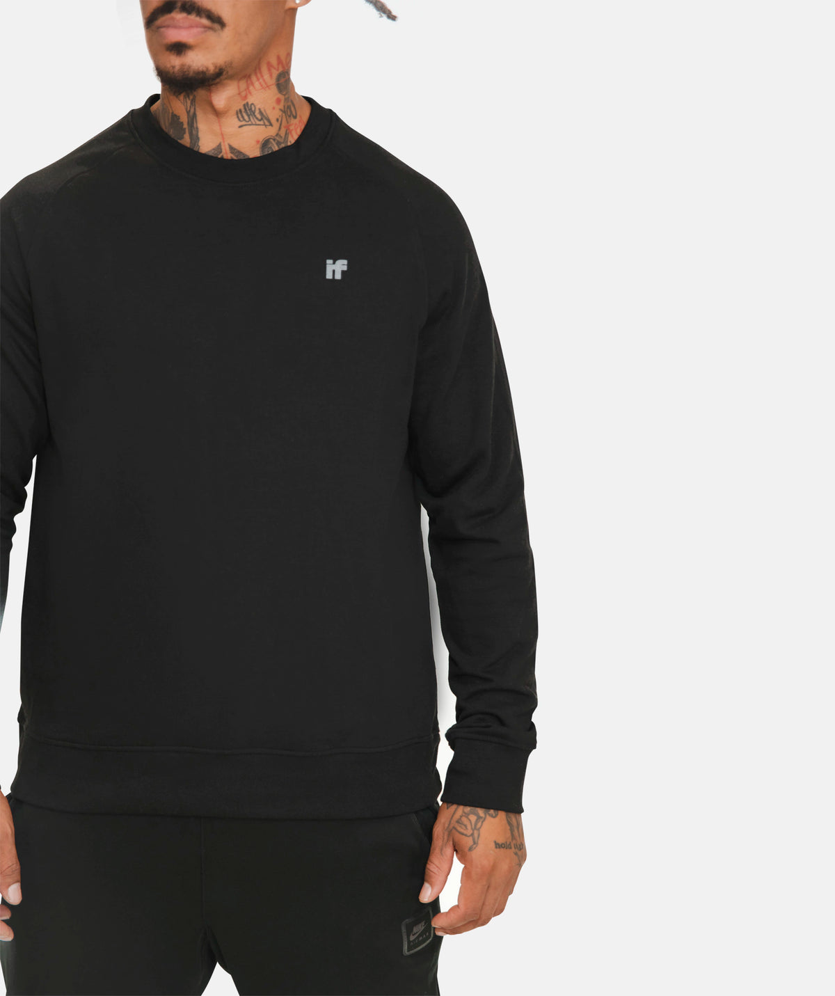 black long-sleeved sweater 
