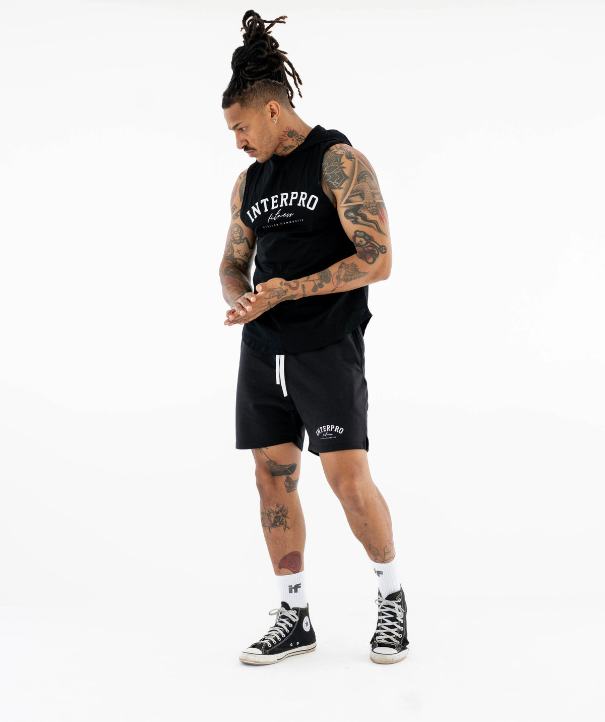 Man black sleeveless hoodie